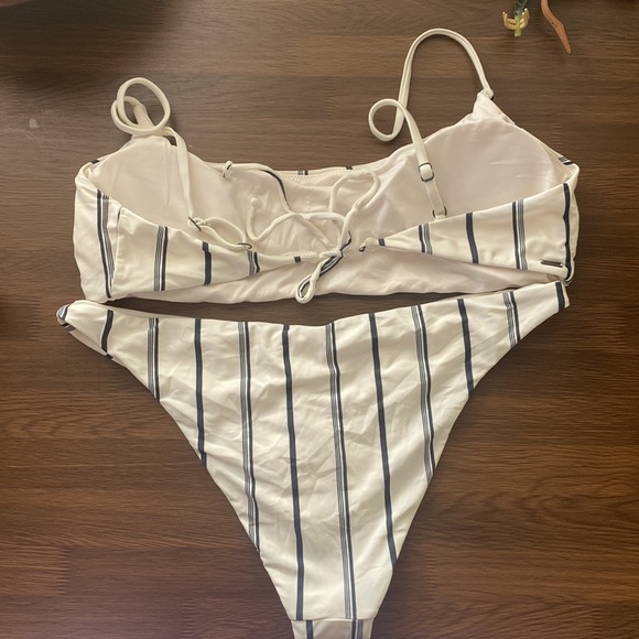 NWT O’Neill Classic Stripe Surfside Top and Mina Bottoms XL - Picture 8 of 8